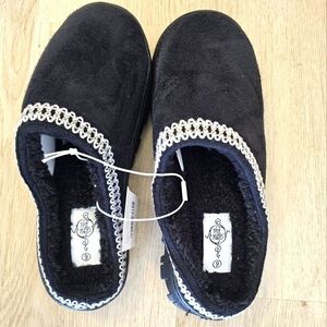 NWT Soul Mates Open Heel Black  Slipper w Crotchet Trim. Size 9